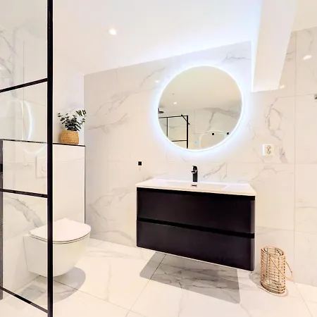 Apartament Penthouse In The Middle Of The Center - 5 Bedrooms - Fully Furnnished And Equipped - Parking *