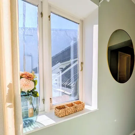 Penthouse In The Middle Of The Center - 5 Bedrooms - Fully Furnnished And Equipped - Parking Apartament
