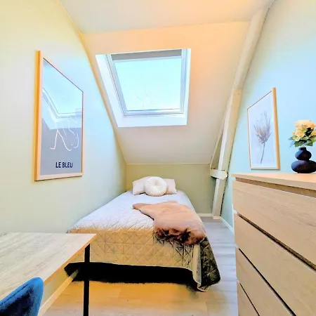 Penthouse In The Middle Of The Center - 5 Bedrooms - Fully Furnnished And Equipped - Parking Apartament