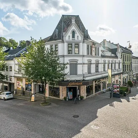 Penthouse In The Middle Of The Center - 5 Bedrooms - Fully Furnnished And Equipped - Parking *