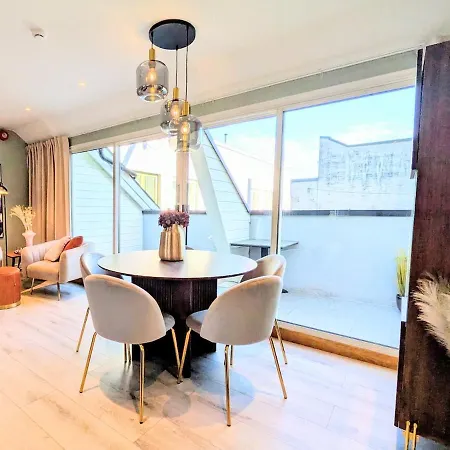 Apartament Penthouse In The Middle Of The Center - 5 Bedrooms - Fully Furnnished And Equipped - Parking *